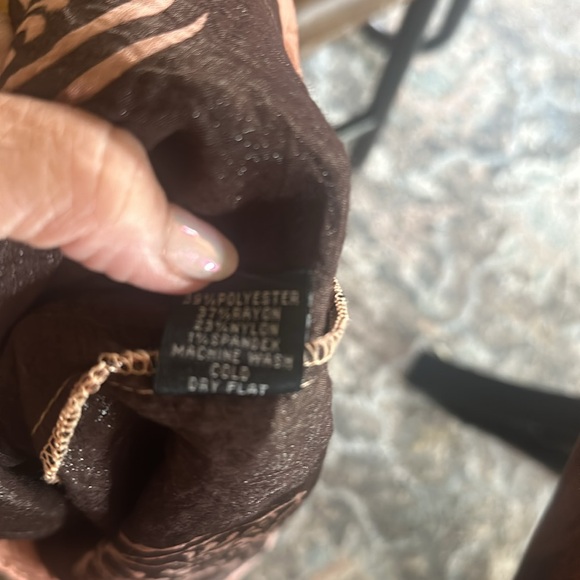 Beautiful boutique’s skirt. Gorgeous salmon and brown . Looks like silk. - Picture 5 of 5